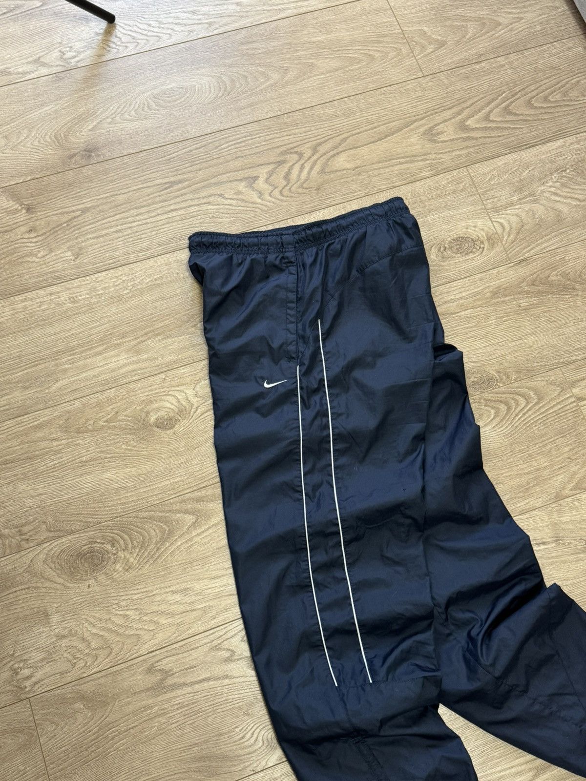 Nike Vintage Nike nylon swoosh Y2K pants sweatpants size M Size US 32 / EU 48 - 7 Thumbnail
