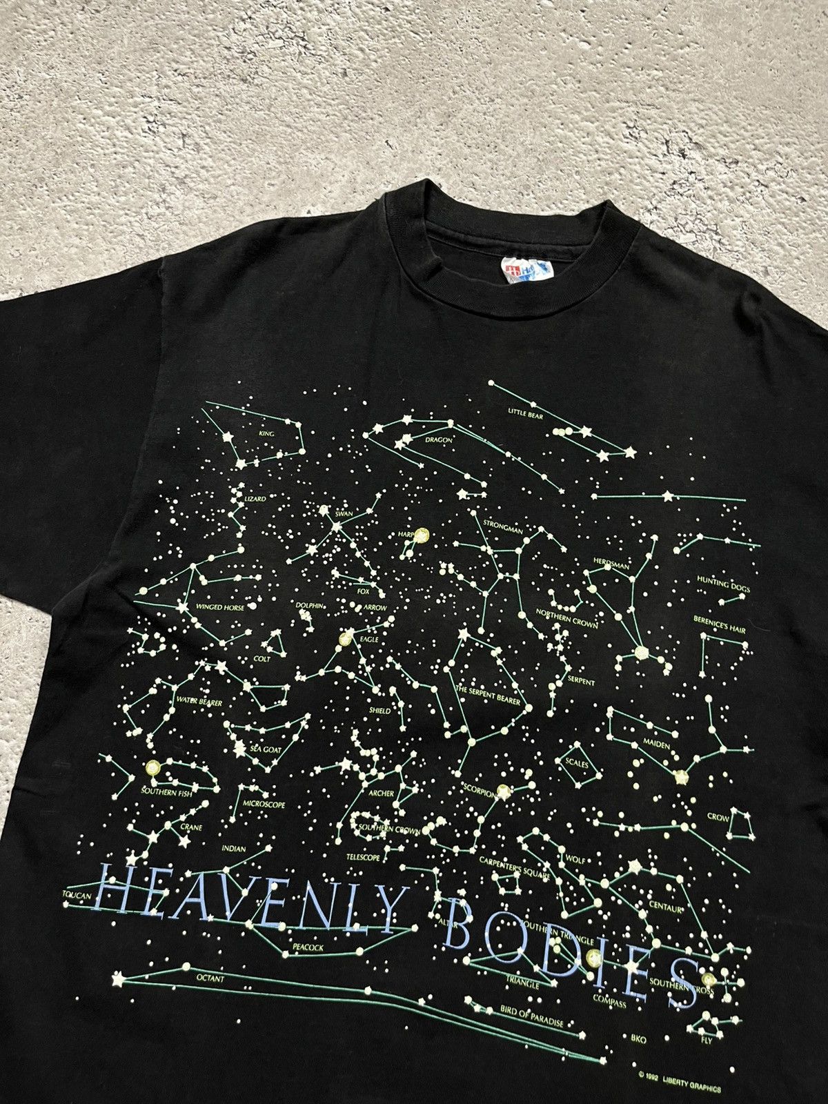 Hanes × Vintage Vintage 1992 Heavenly Bodies Constellation T-Shirt USA Made Size US L / EU 52-54 / 3 - 3 Thumbnail