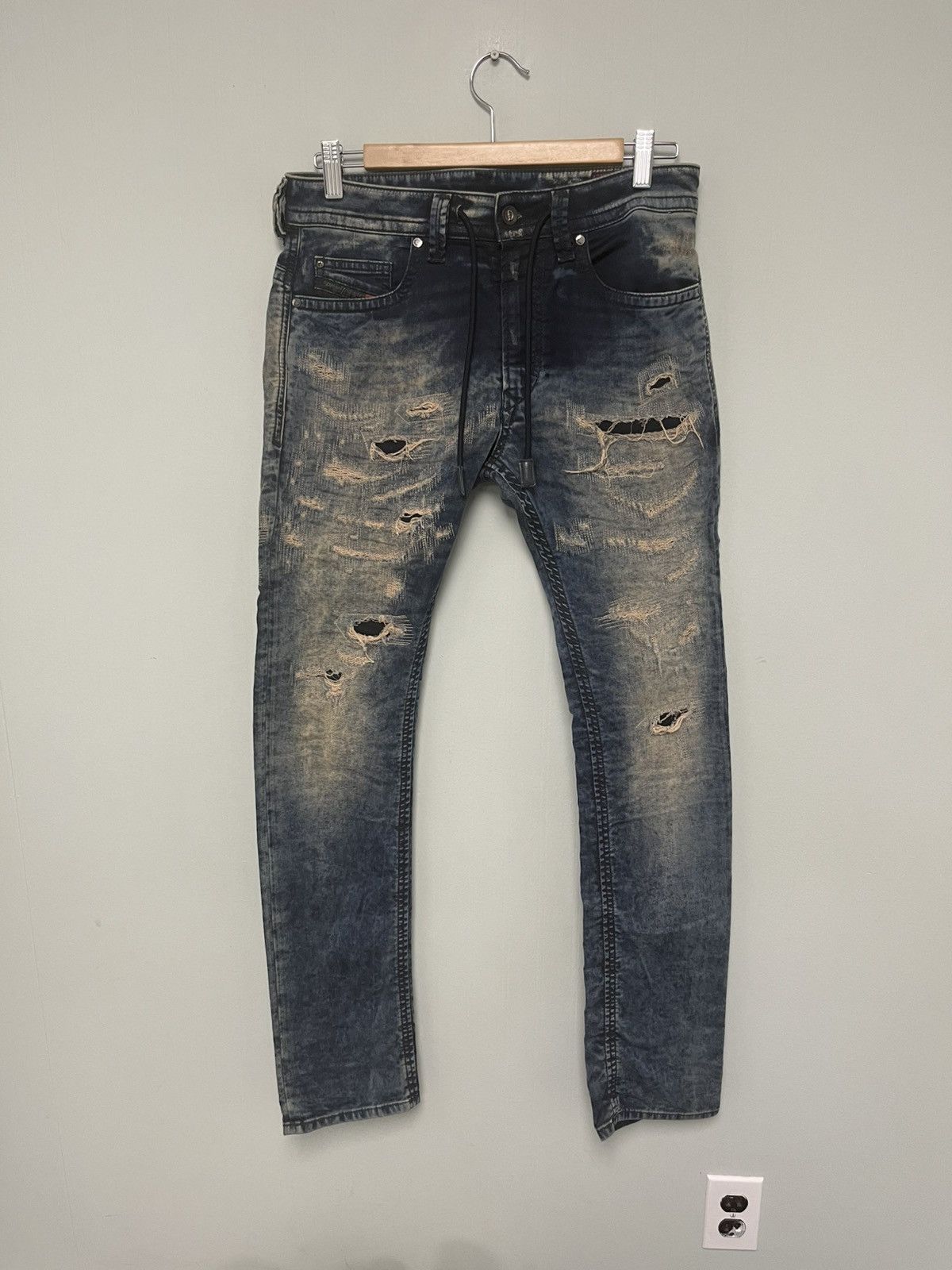 Diesel Thavar jog jeans. Size 26 Size US 26 / EU 42 - 1 Thumbnail
