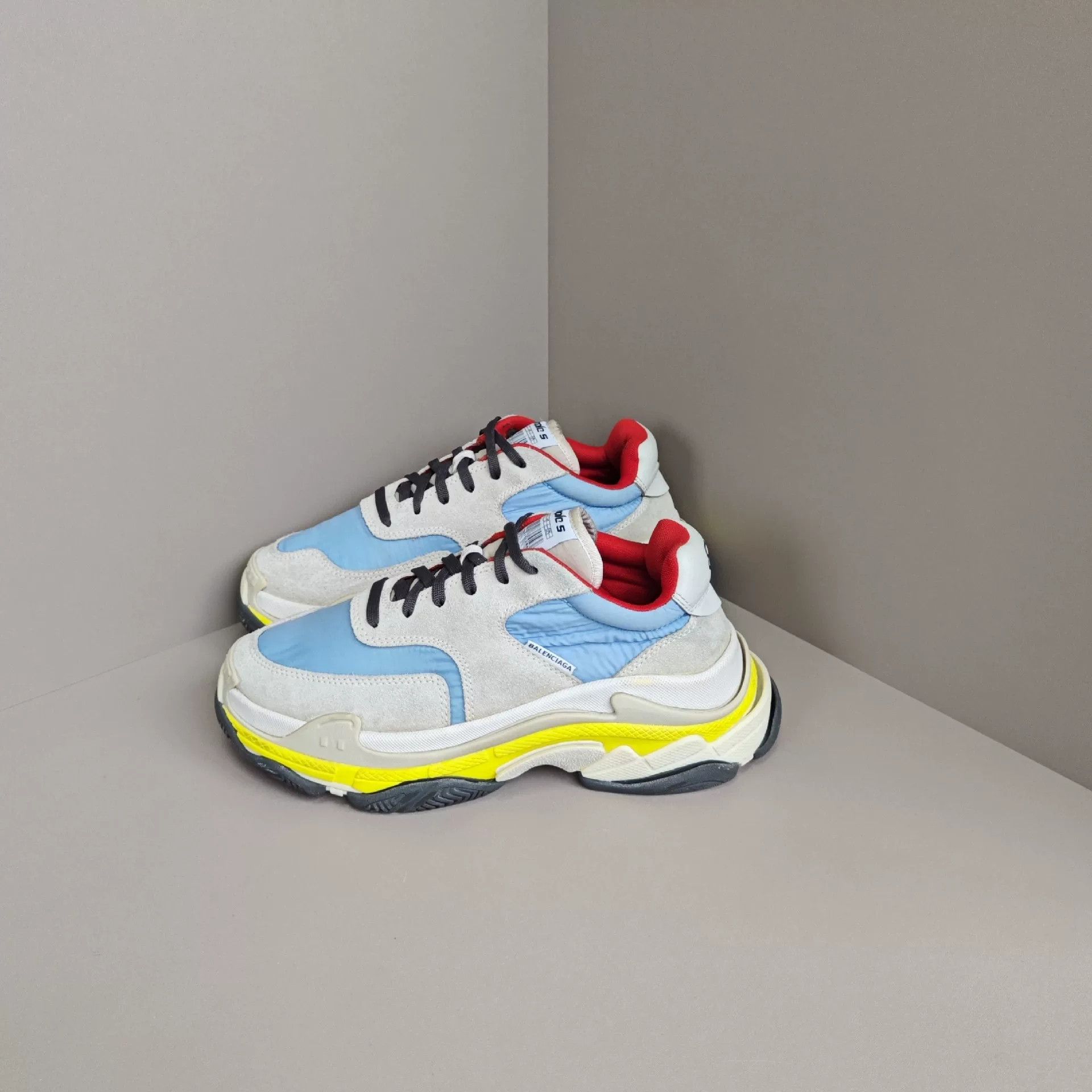 Balenciaga Balenciaga Lowtop Sneakers 7 Men Size US 7 / EU 40 - 1 Thumbnail