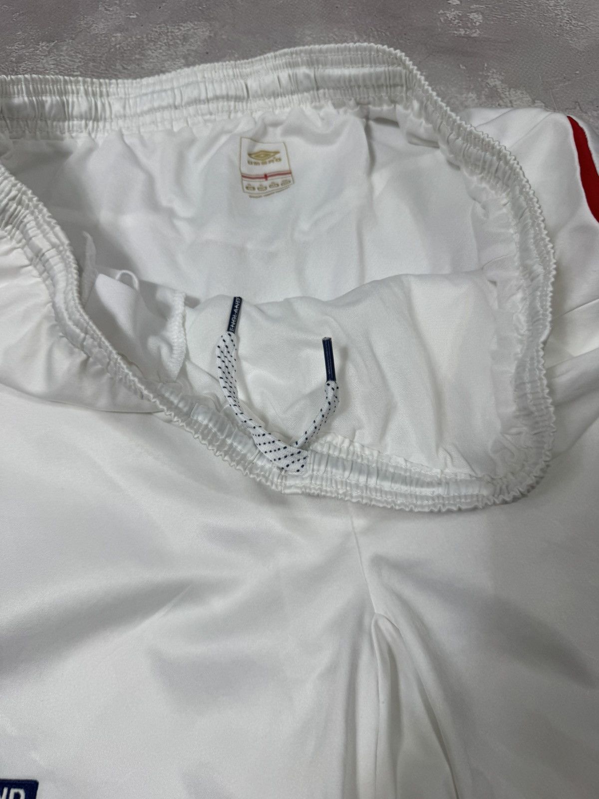 Umbro Umbro England White Y2k Nylon Short Size US 36 / EU 52 - 6 Thumbnail
