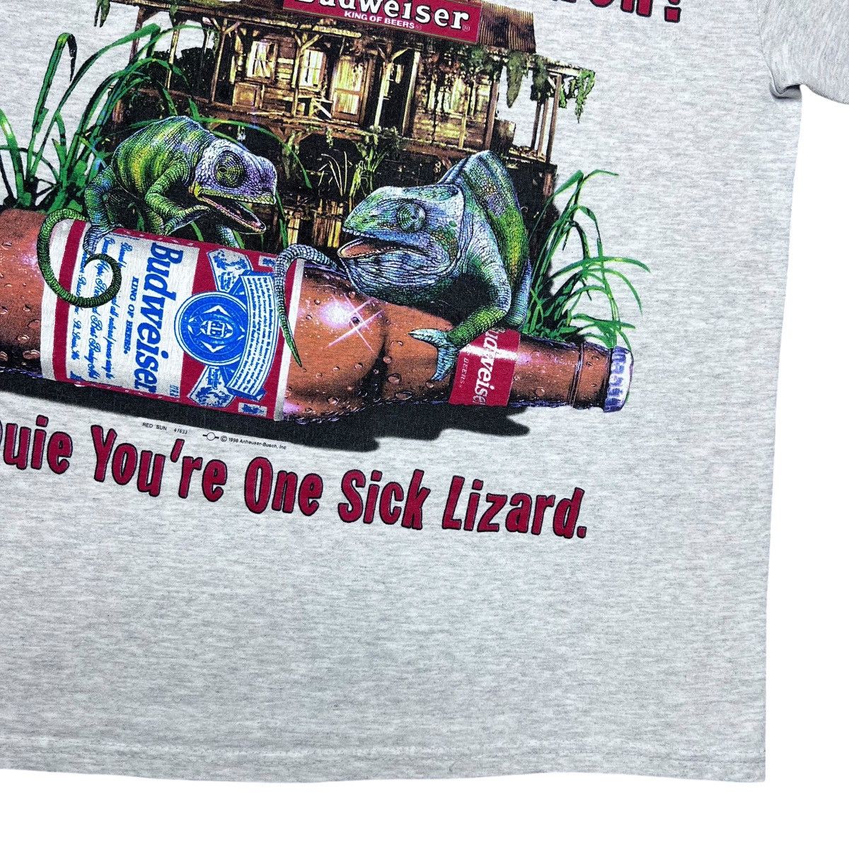 Gildan Vintage 1998 Budweiser Drinking Louie Lizard Beer Bottle Tee Size US M / EU 48-50 / 2 - 13 Thumbnail