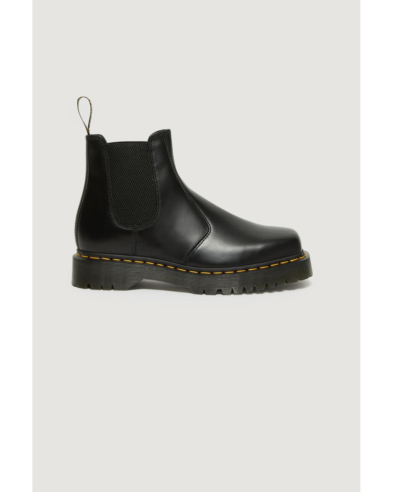 image of Dr Martens Timeless Leather Boots in Black, Men's (Size 7)