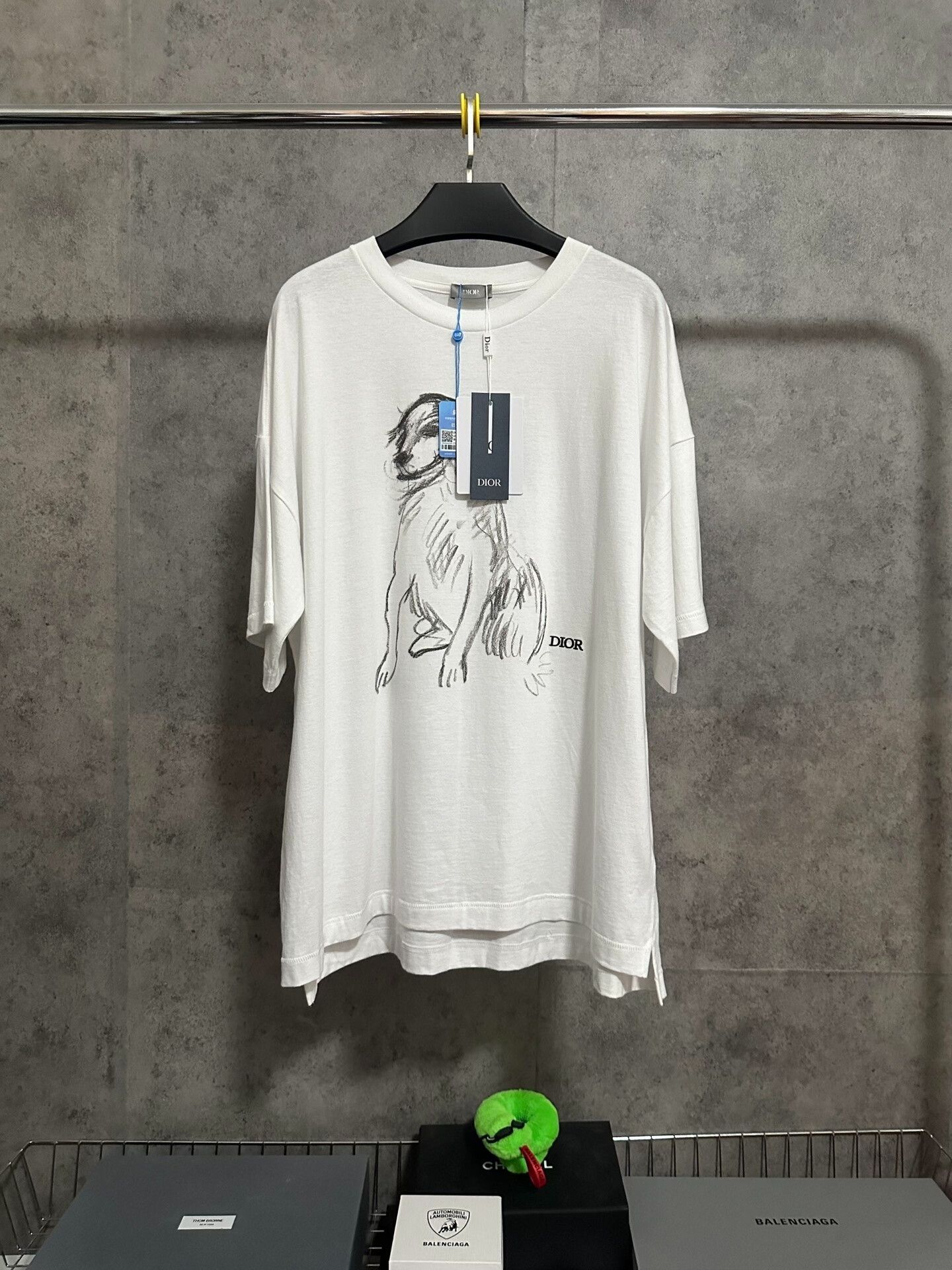 Dior Dior Sketch Dog Embroidery Logo T-Shirt Size US XL / EU 56 / 4 - 1 Thumbnail