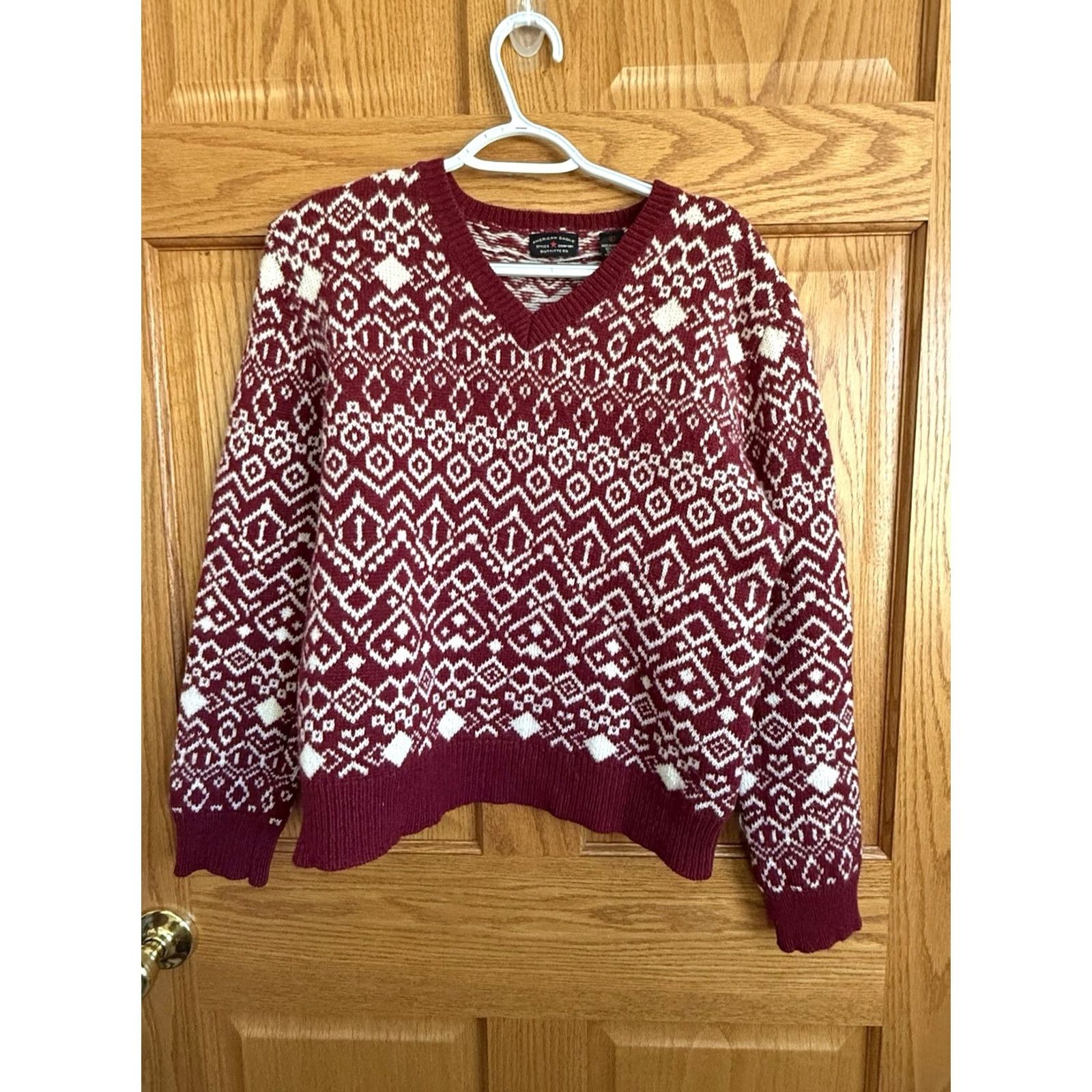 American Eagle Outfitters VINTAGE American Eagle Pullover Sweater Women’s L Red Fair Isle Wool V-Neck Cozy Size L / US 10 / IT 46 - 2 Thumbnail