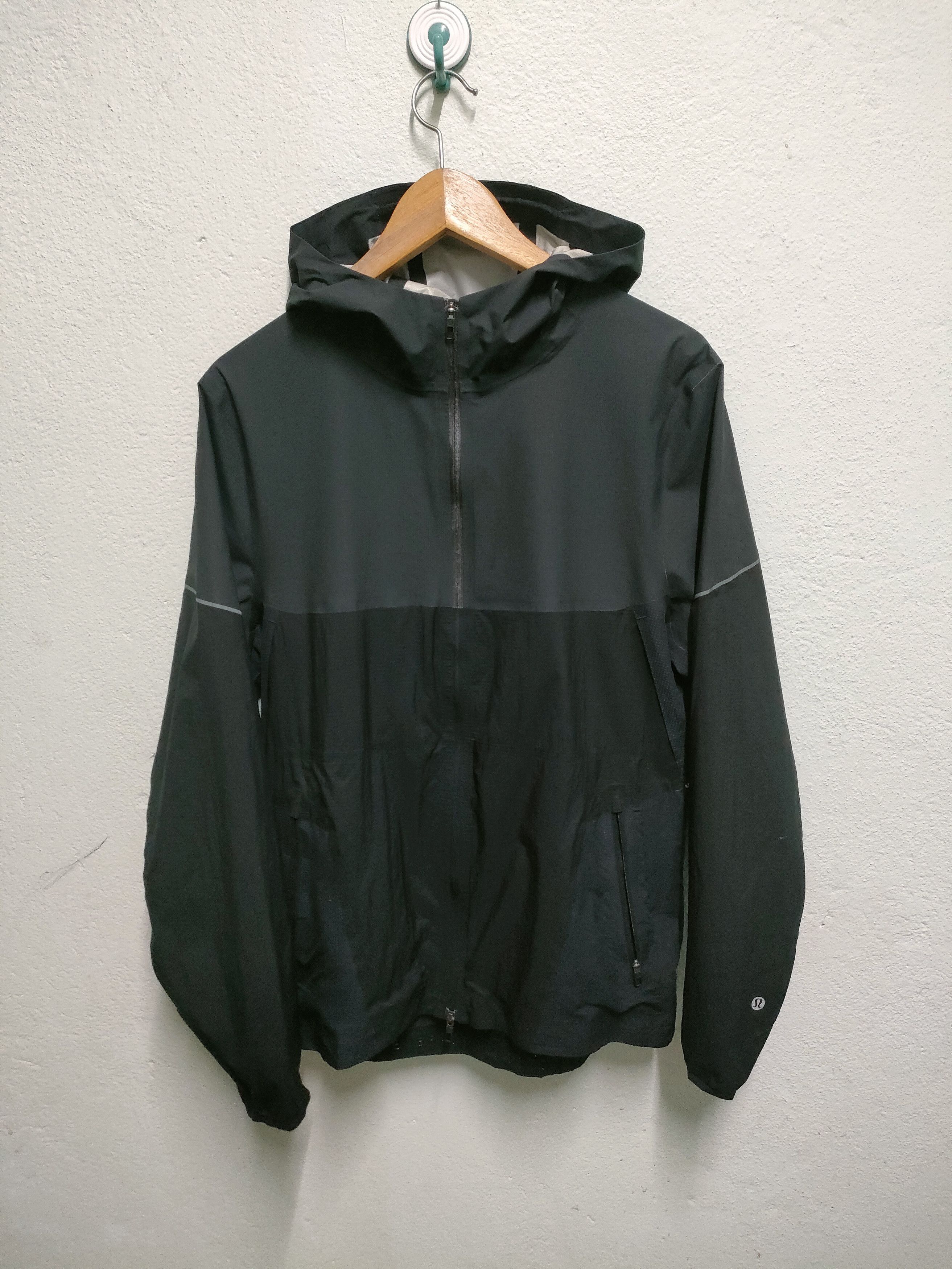 Lululemon Lululemon Designer In Vancouver Winbreaker Size US S / EU 44-46 / 1 - 1 Thumbnail
