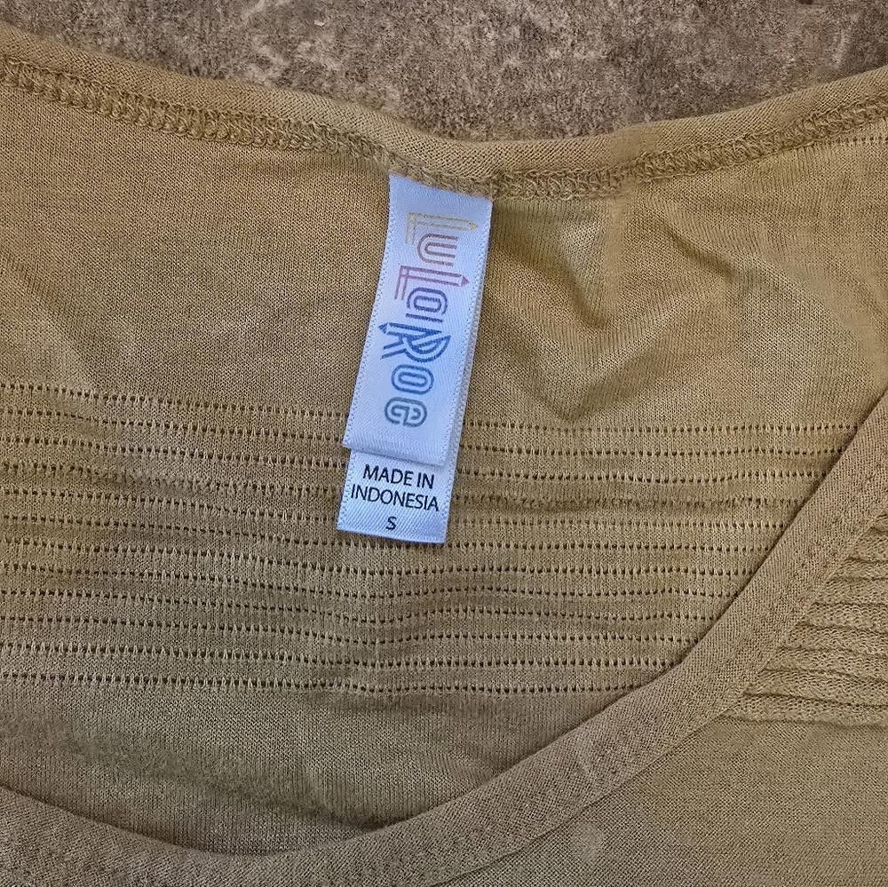 Designer Mustard Line Detailed LuLaRoe Short Sleeve Size S / US 4 / IT 40 - 4 Thumbnail