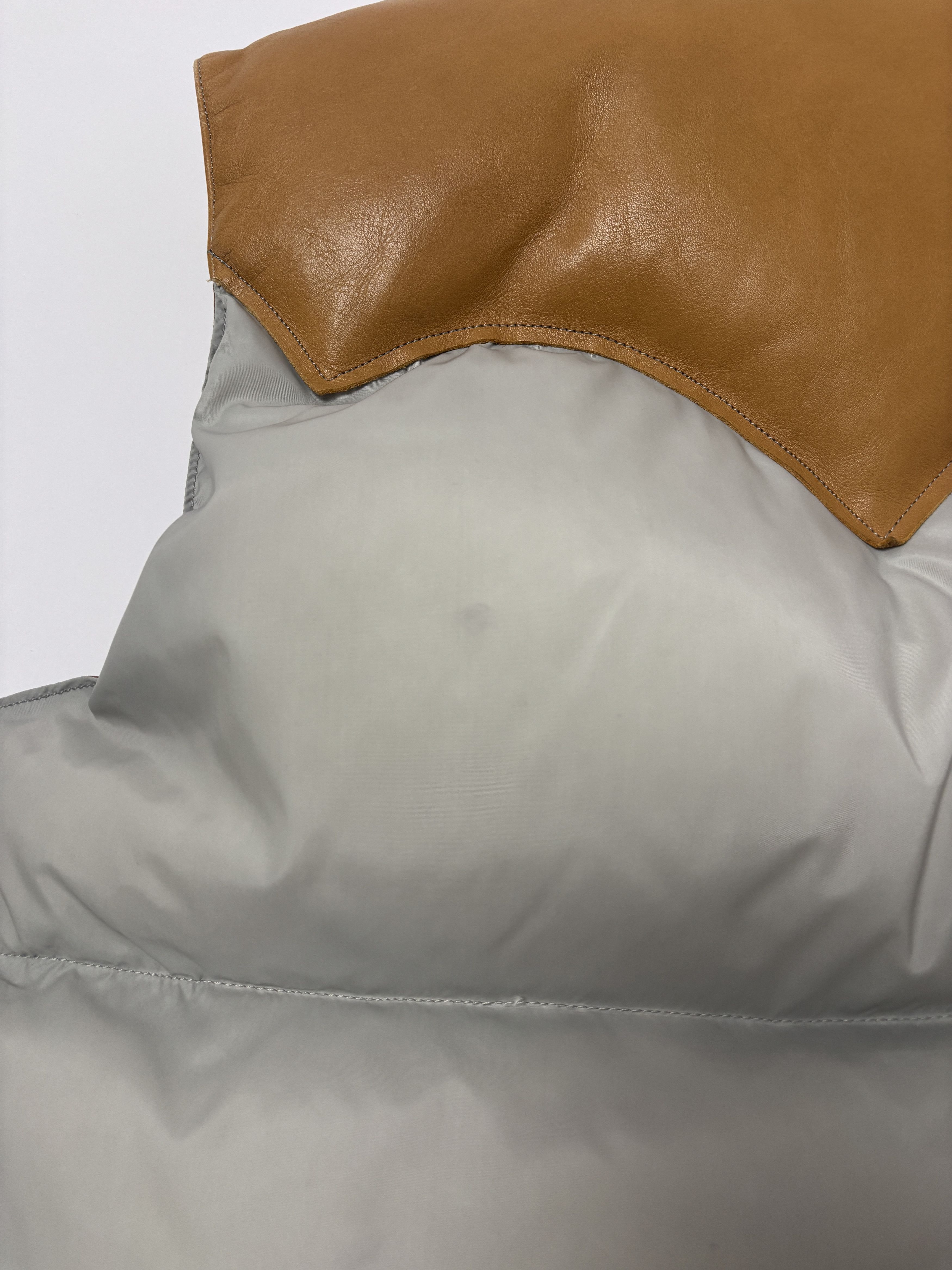Rocky Mountain Featherbed Rocky Mountain Featherbed Vest Grey Leather Yoke Size 42 Size US L / EU 52-54 / 3 - 16 Thumbnail