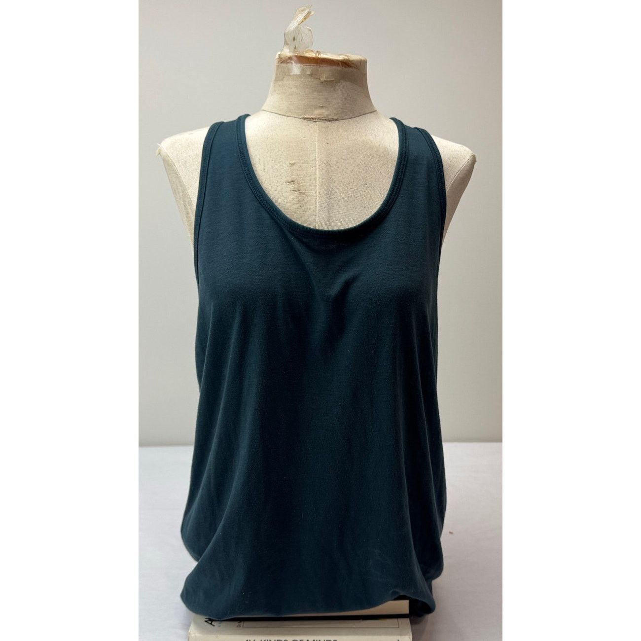 Athleta Athleta Tank Top Soft Racerback Open-Back Design Green Small Size S / US 4 / IT 40 - 2 Thumbnail
