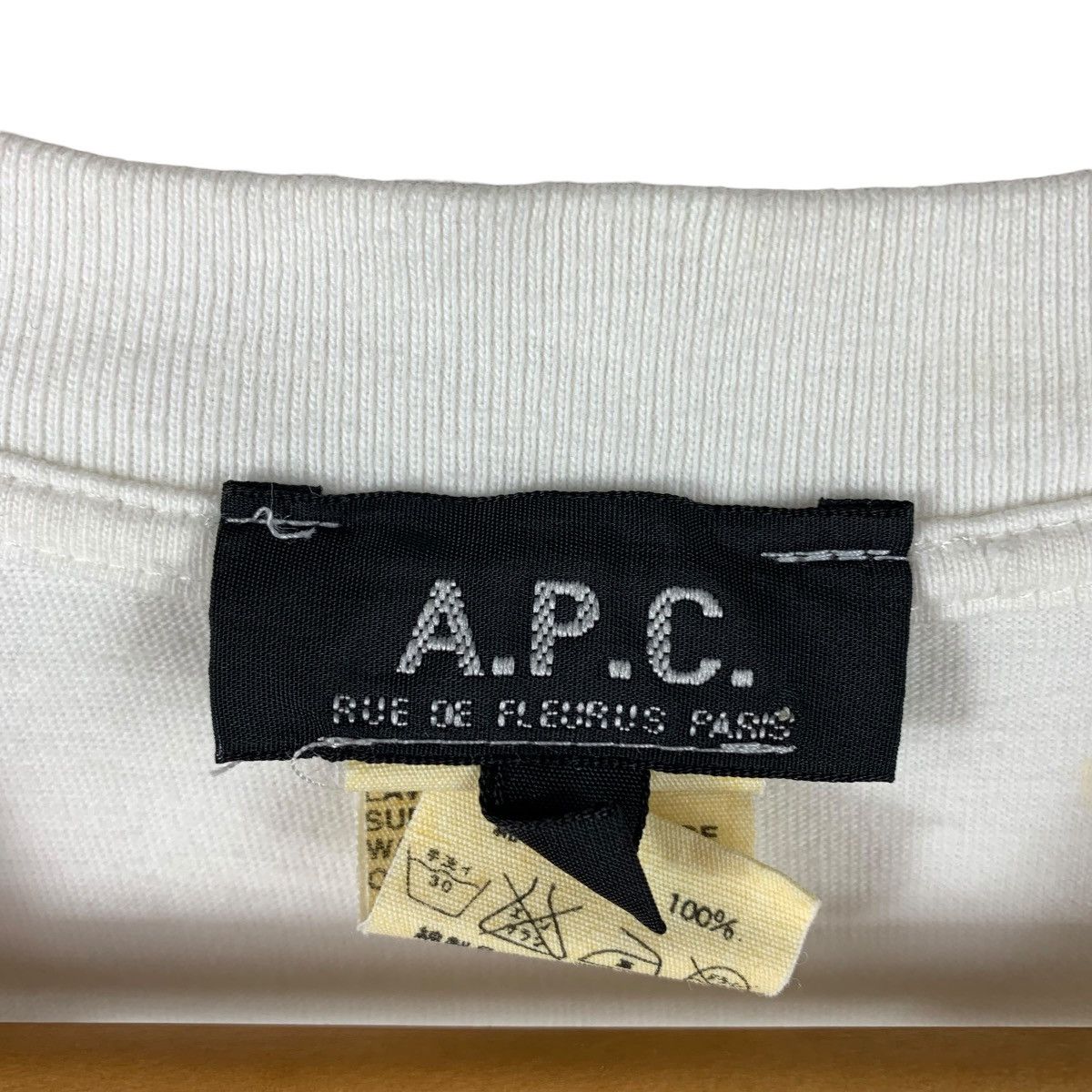 A.P.C. APC Rue de flueris paris small spellout designer tee Size US M / EU 48-50 / 2 - 3 Thumbnail