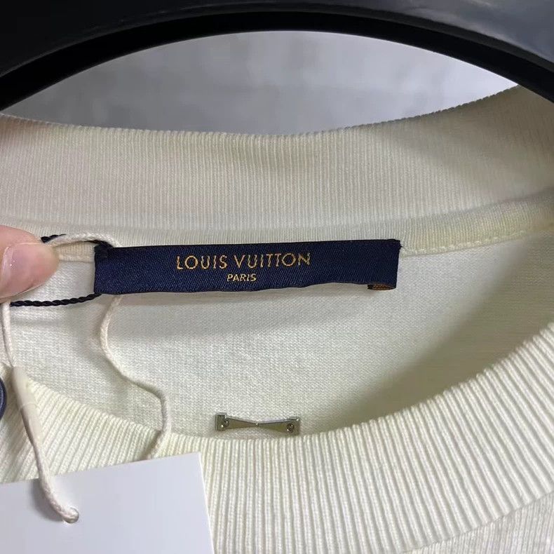 Louis Vuitton Louis Vuitton White Solid Crew Neck Pullover Short Sleeve Size US L / EU 52-54 / 3 - 2 Thumbnail