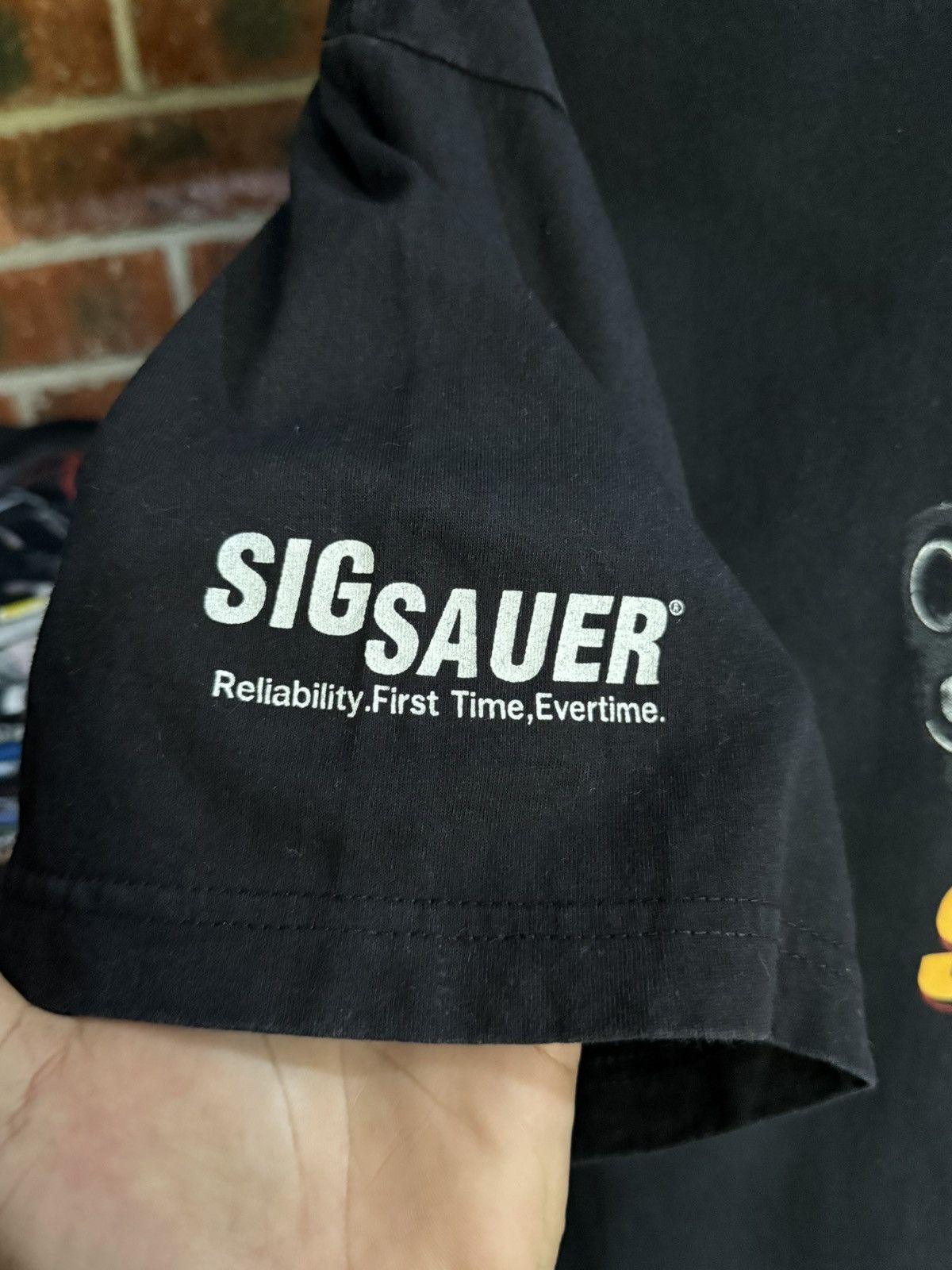 Vintage Vintage Y2K Sig Sauer When It Counts P320 Carry Faded Tee Size US L / EU 52-54 / 3 - 5 Thumbnail