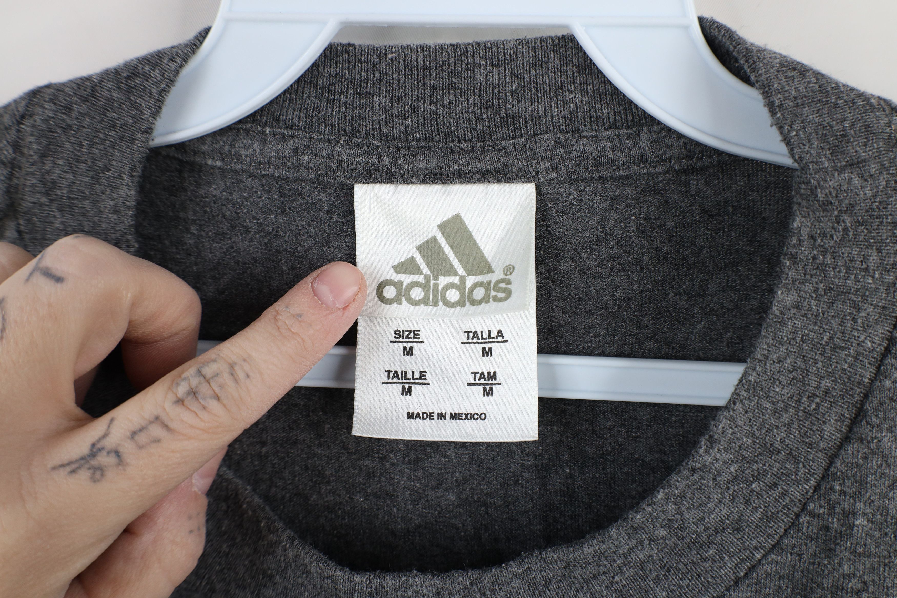 Adidas × Vintage Vintage Y2K 2005 Adidas Striped Short Sleeve T-Shirt Gray Size US M / EU 48-50 / 2 - 6 Thumbnail