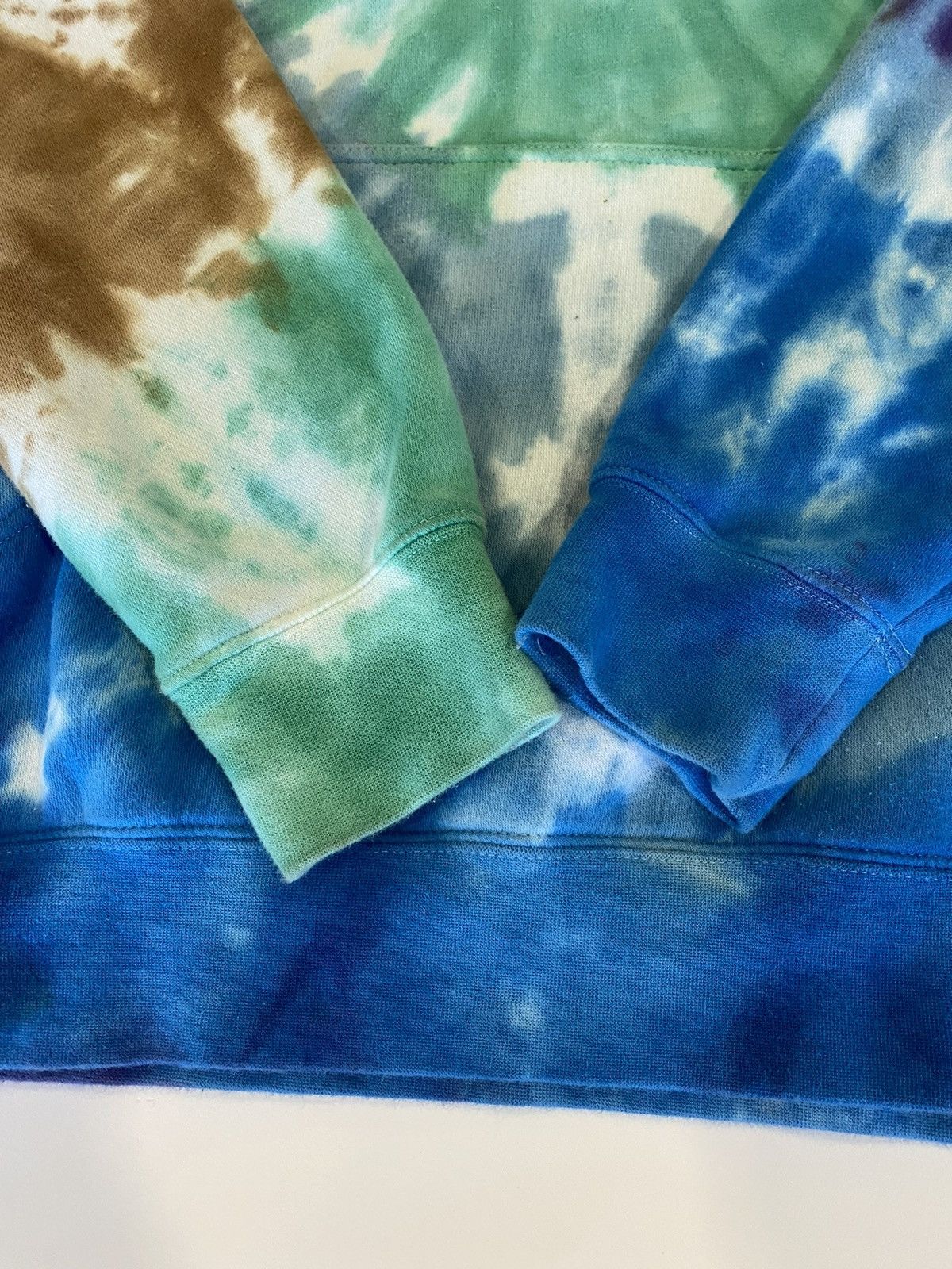 Travis Scott Travis Scott 2019 Astroworld Tie Dye Hoodie Size US L / EU 52-54 / 3 - 3 Thumbnail