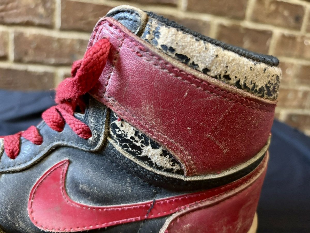 Nike 1985 Jordan 1 Bred 9 1/2 Size US 9.5 / EU 42-43 - 13 Thumbnail