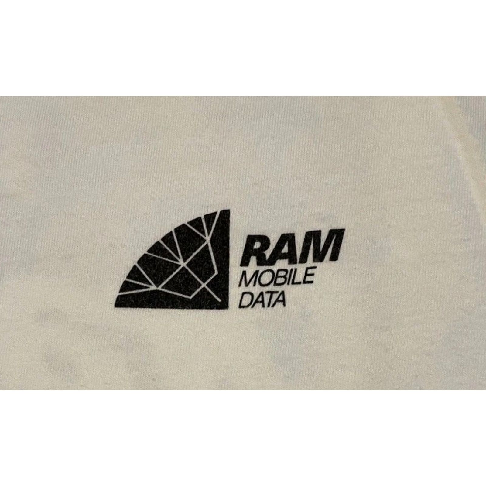 Apple VINTAGE RAM Mobile Data Faded Shirt XL White, Single Stitch, 90s, Cell Phone, Tech, Vintage 1990s Shirt Mens XL Size US XL / EU 56 / 4 - 4 Thumbnail