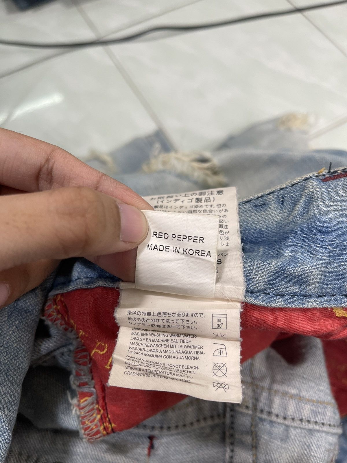 If Six Was Nine JAPANASE RED PAPER JAPAN&CO THRASHED SHORT PANTS JEANS Size US 31 - 19 Thumbnail