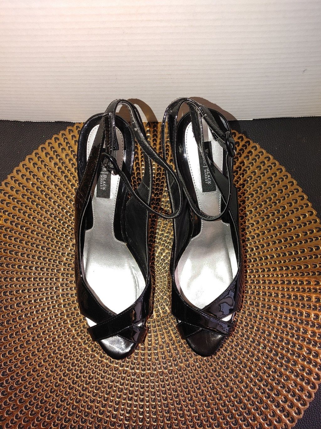 White House Black Market White House Black Market Karen Patent Leather Wedges Size 8M Size US 8 / IT 38 - 3 Thumbnail
