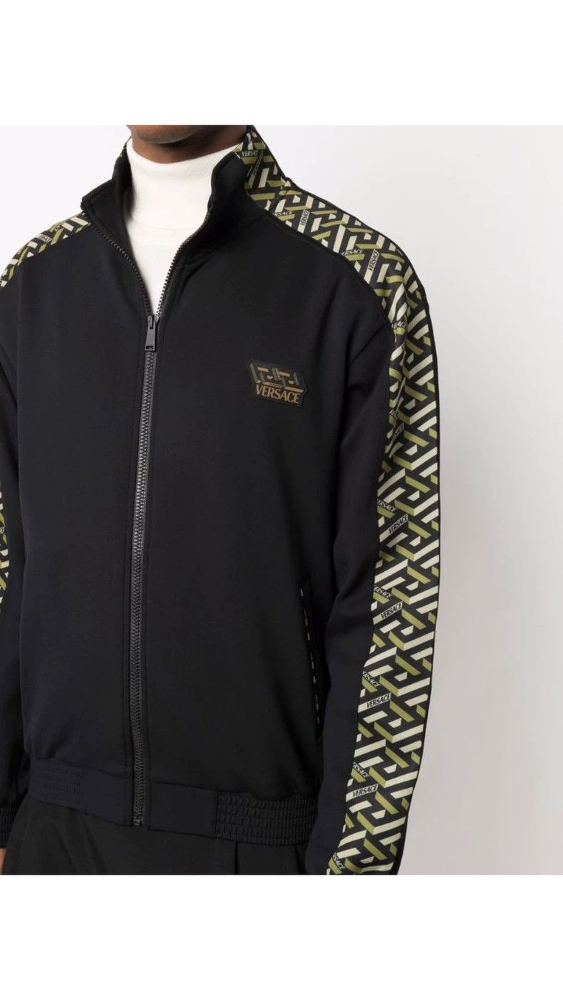 Versace Versace Stylish jacket with sports webbing Size US M / EU 48-50 / 2 - 5 Thumbnail