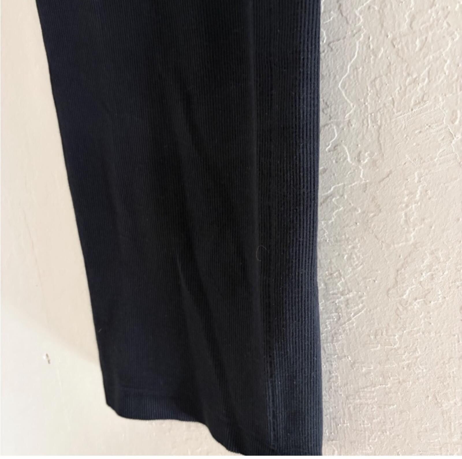 Forever 21 Forever 21 Classic Black Pencil Skirt Size 28" / US 6 / IT 42 - 3 Thumbnail