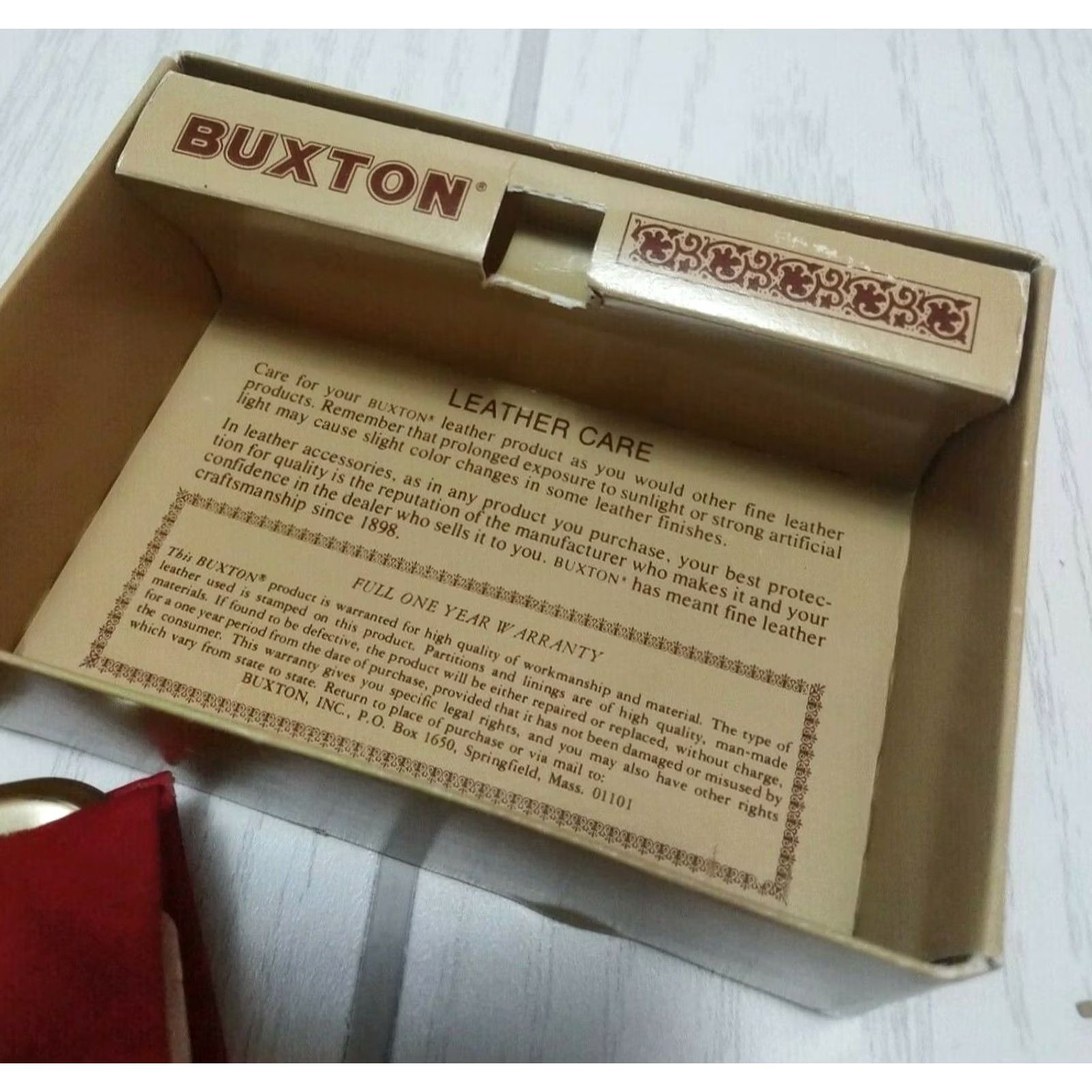 Vintage VINTAGE Buxton Tri Fold Wallet Red Ladies Unisex Card Wallet in the Box New Badge: Box Creases? Size ONE SIZE - 3 Thumbnail