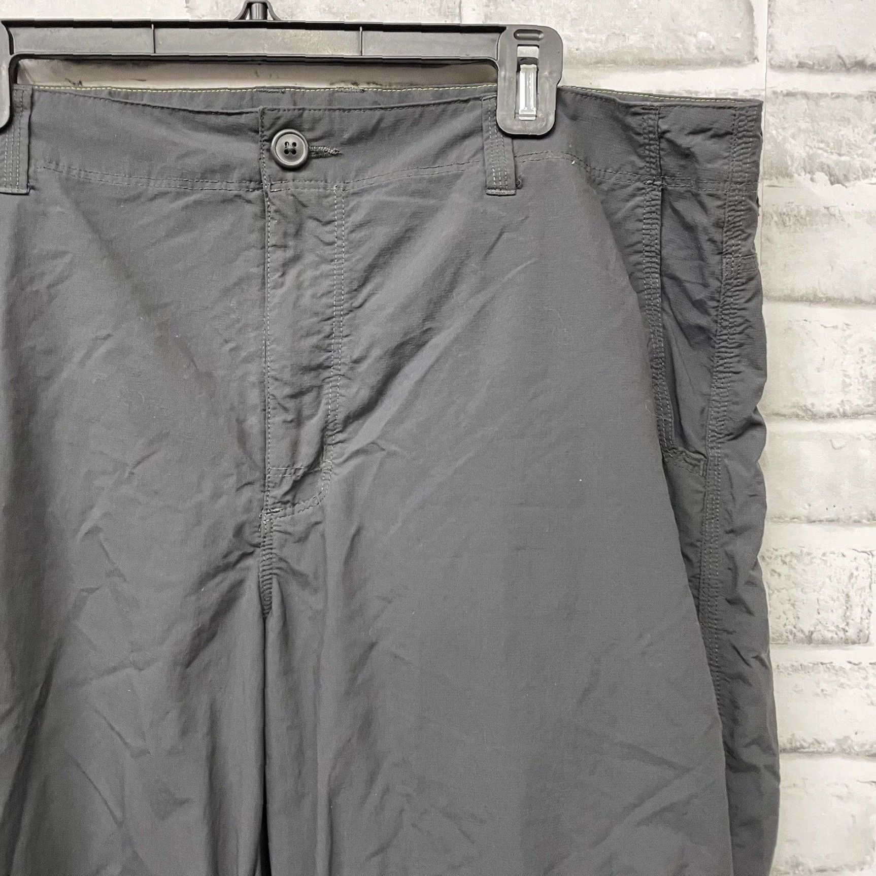 Mountain Hardwear Mountain Hardwear Pants Mens 38x30 Nylon Gray Chino Mountain Hardwear 100% Nylon Pants Mens Size 38x30 Size US 38 / EU 54 - 2 Thumbnail