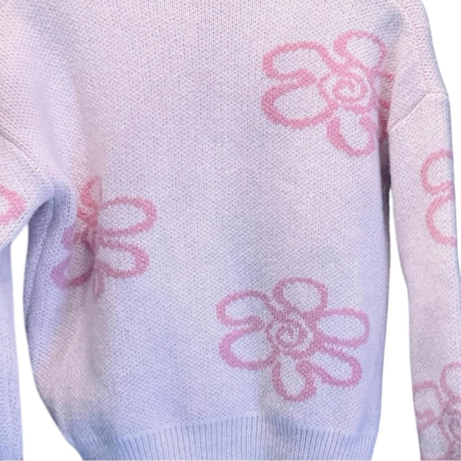 Shein NWOT Shein Rounded Flower Drop Shoulder Sweater. Size Small. Size S / US 4 / IT 40 - 5 Thumbnail