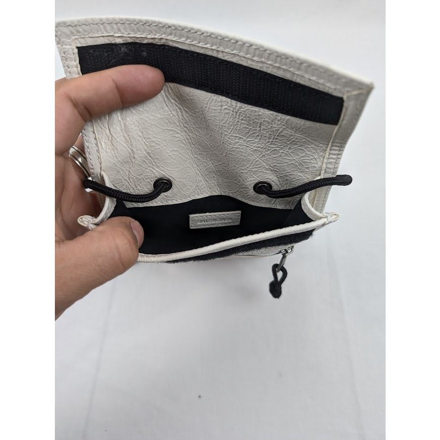 Balenciaga o1rshd1 Size: OS / Arena Lamb Dr Explorer Pouch Strap White Size ONE SIZE - 15 Thumbnail