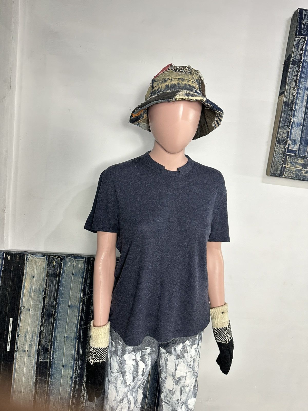 Maison Margiela Maison Martin Margiela Nice Design Split Neck Tshirt Size XL / US 12-14 / IT 48-50 - 1 Thumbnail