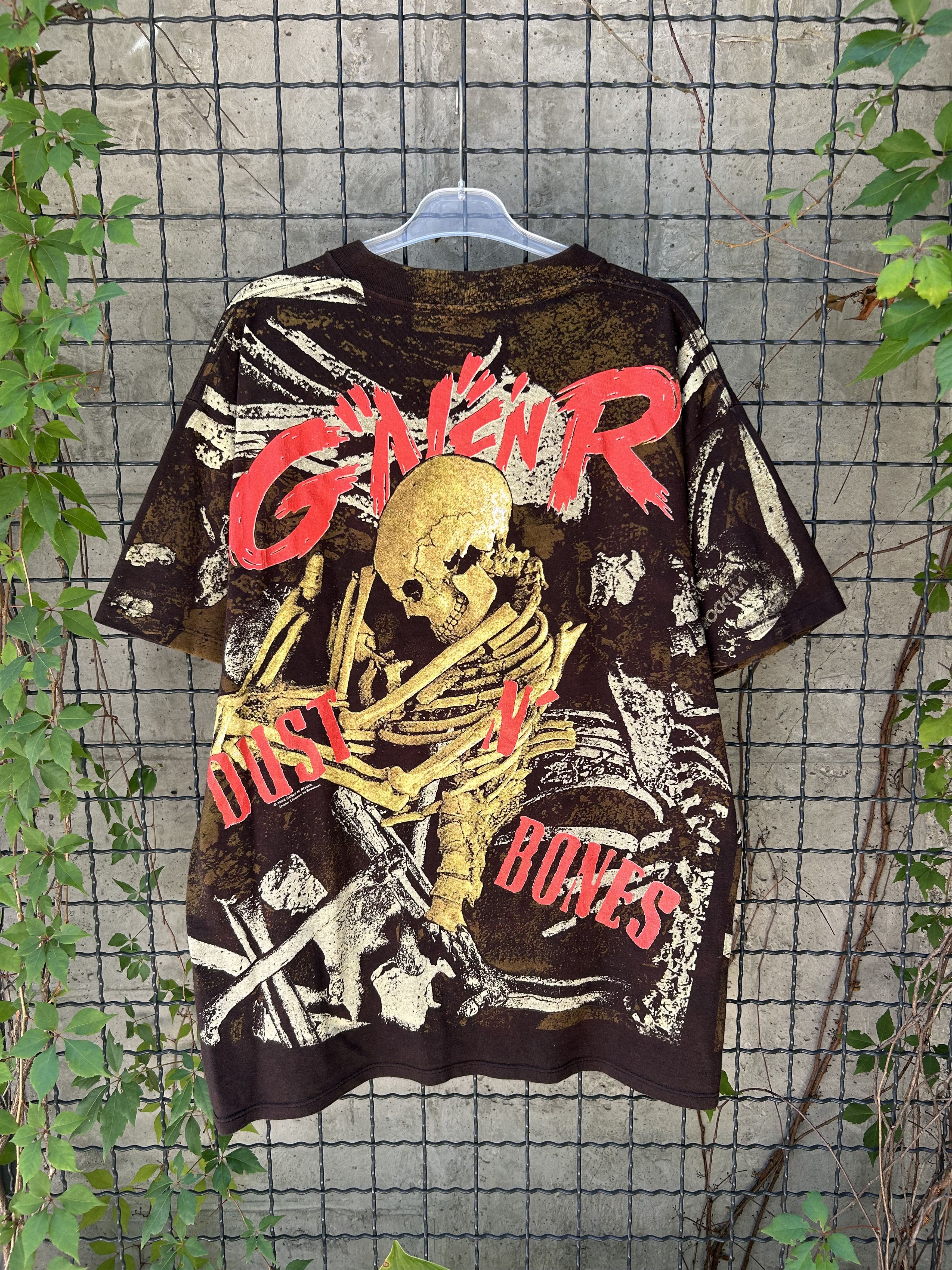 Band Tees Vintage 1992 Guns N Roses Rock Band All Over Print T-shirt Size US XL / EU 56 / 4 - 2 Thumbnail