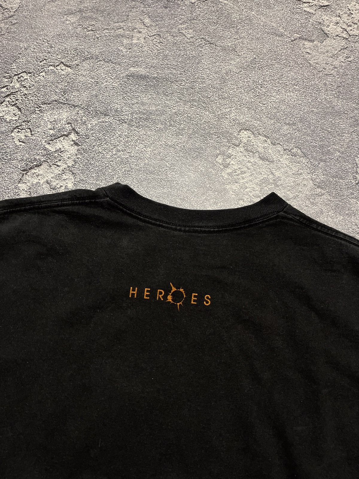 Vintage Vintage 2000s 2006 Heroes TV Show Promo Tee Size US M / EU 48-50 / 2 - 7 Thumbnail