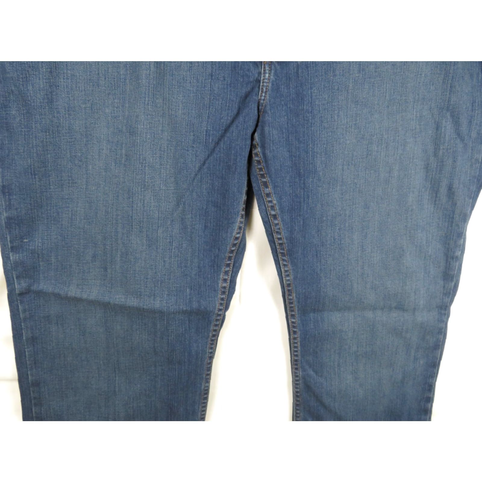 Carhartt NWT Carhartt Jeans 42X32 Denim Relaxed Fit Jeans Men Blue 42 Waist 32 Inseam Work Pants Size US 42 / EU 58 - 3 Thumbnail