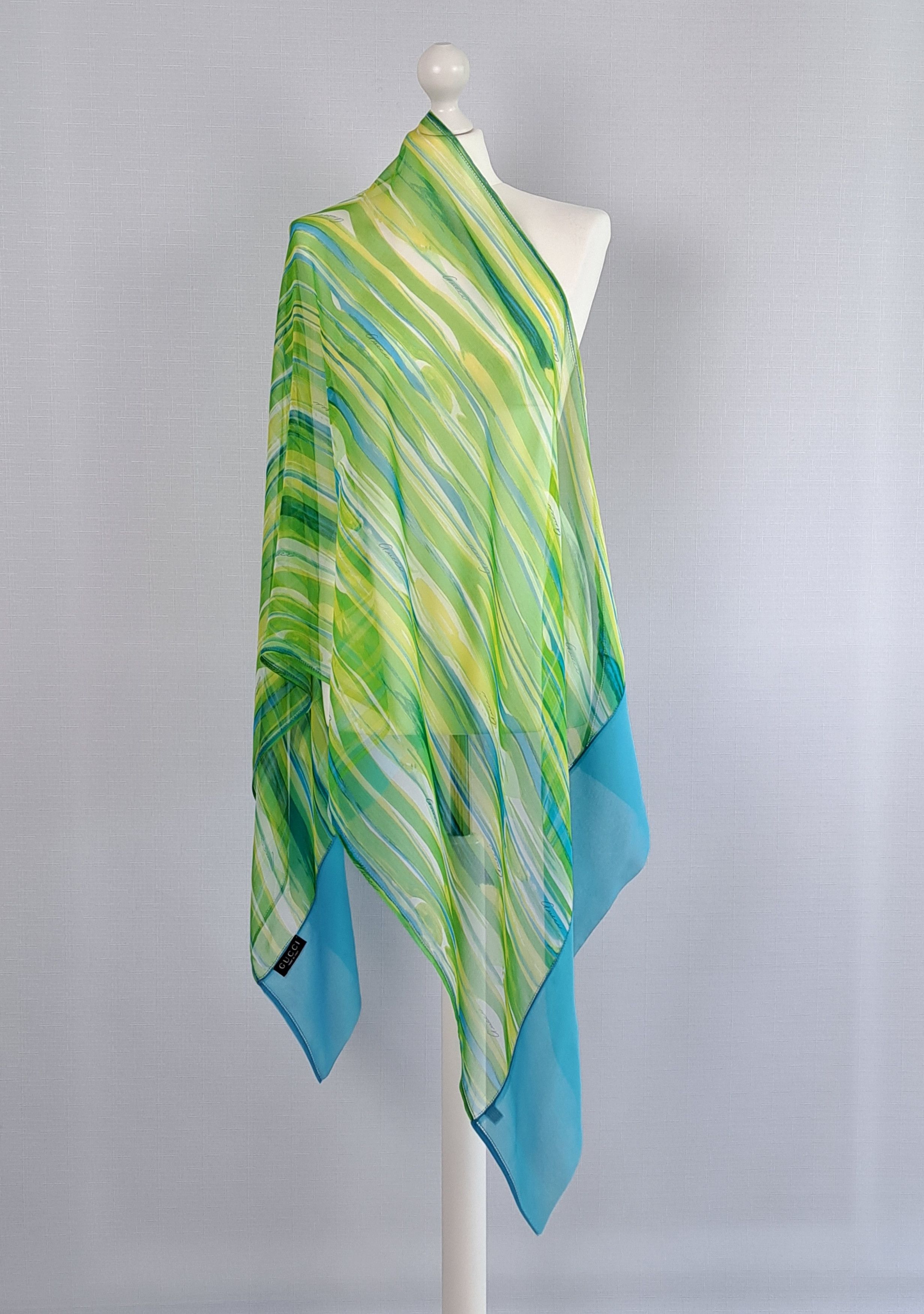 Gucci × Vintage GUCCI ultra lightweight silk scarf. Size ONE SIZE - 1 Thumbnail