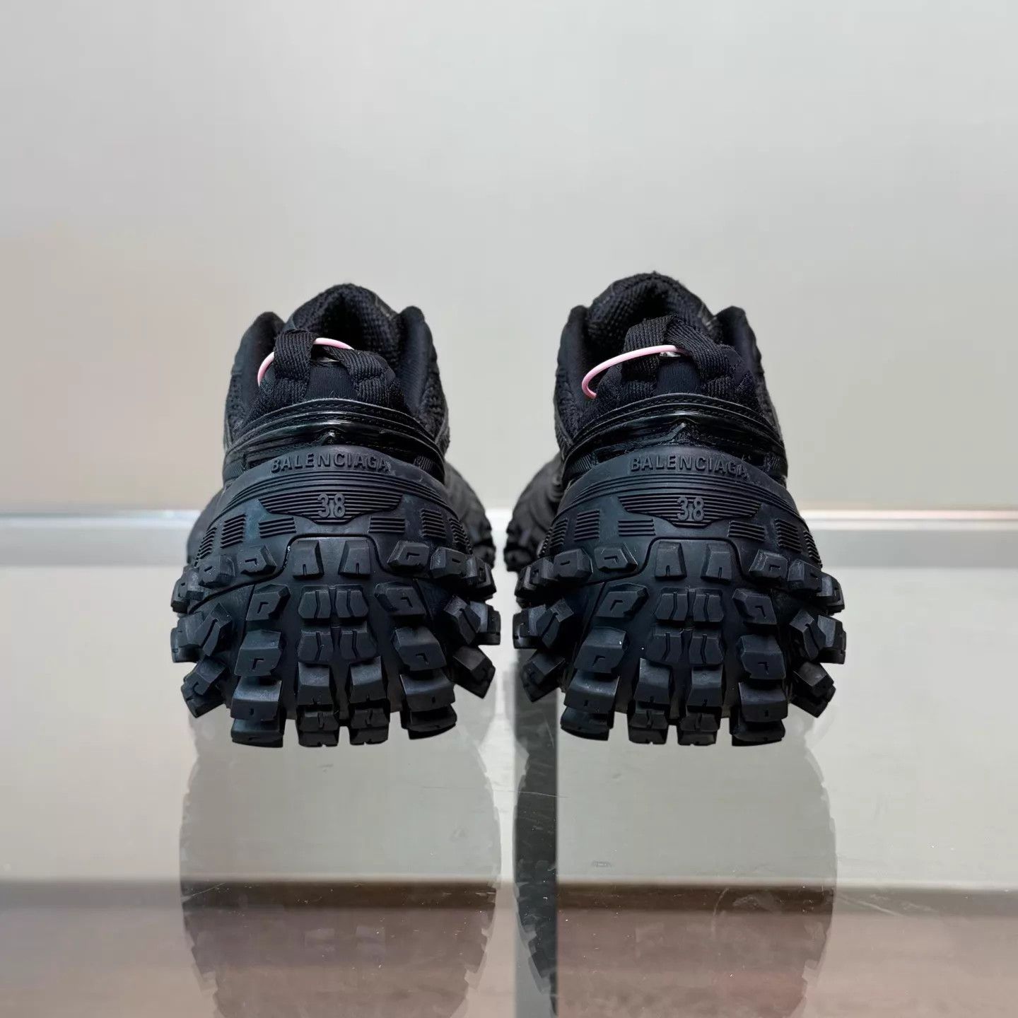 Balenciaga Balenciaga Defender Black Vintage Tire Shoes 38 99 Box & Acc Size US 8 / IT 38 - 3 Thumbnail