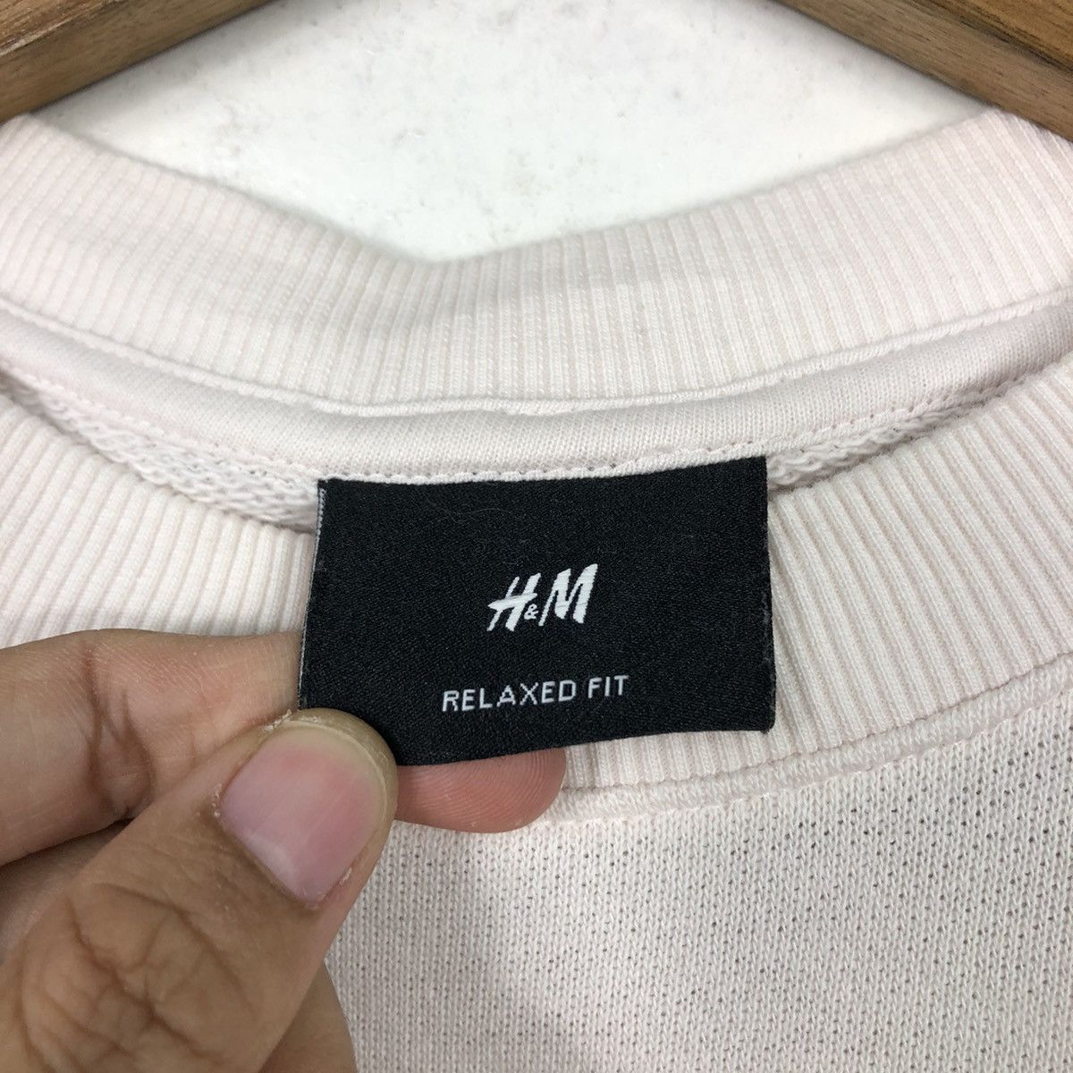 Japanese Brand H&M David Bust Renaissance Graphic Sweatshirt — Museum Core Size US S / EU 44-46 / 1 - 15 Thumbnail