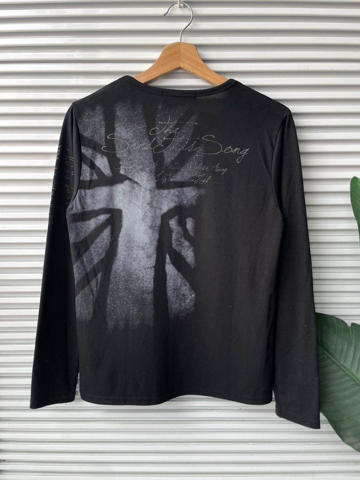 In The Attic Y2K In the Attic Affliction Britain Long Sleeve Thsirt Size US M / EU 48-50 / 2 - 2 Thumbnail