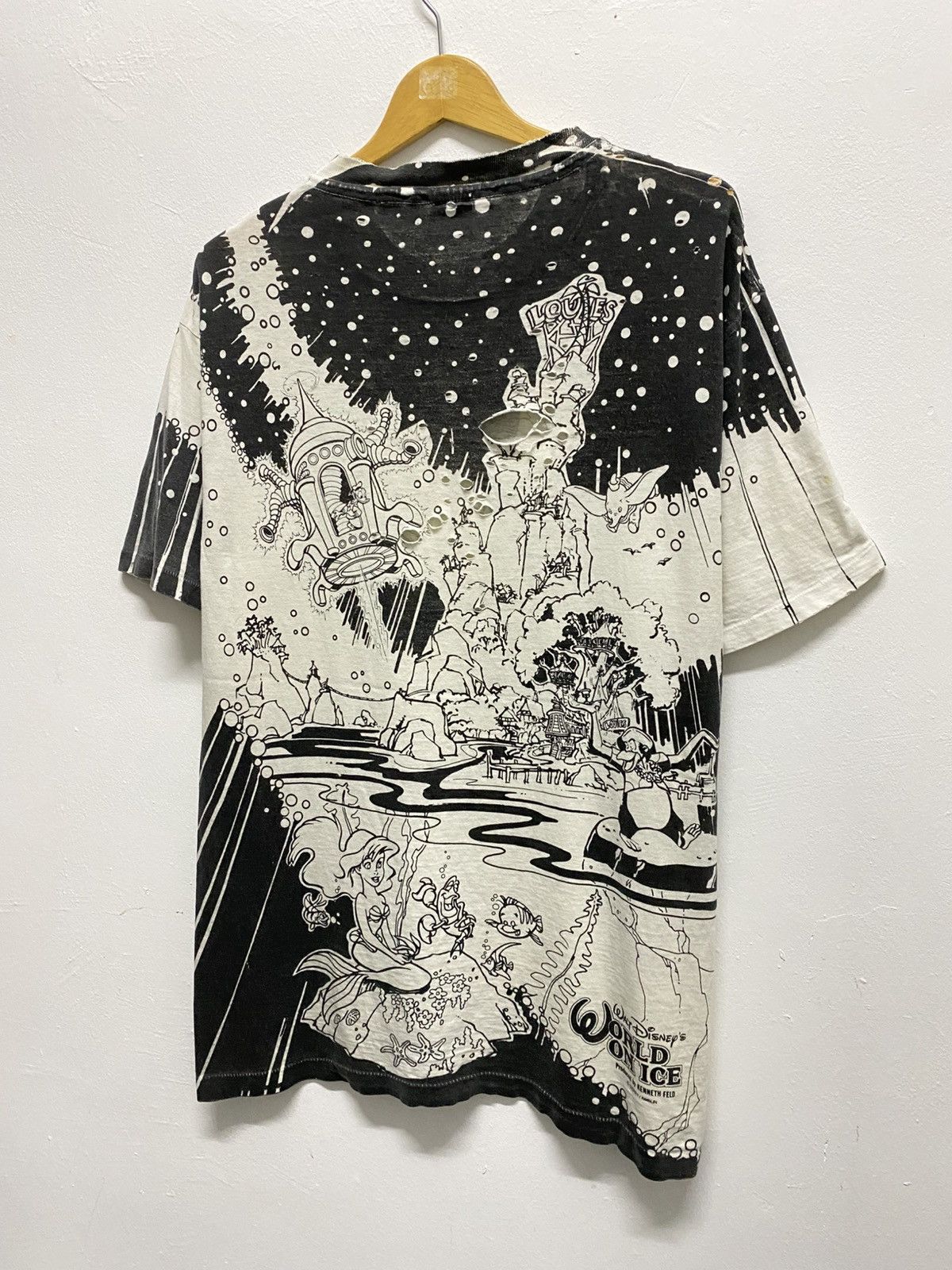 Vintage Vintage Aop Mickey Mouse Distressed Size US L / EU 52-54 / 3 - 10 Thumbnail