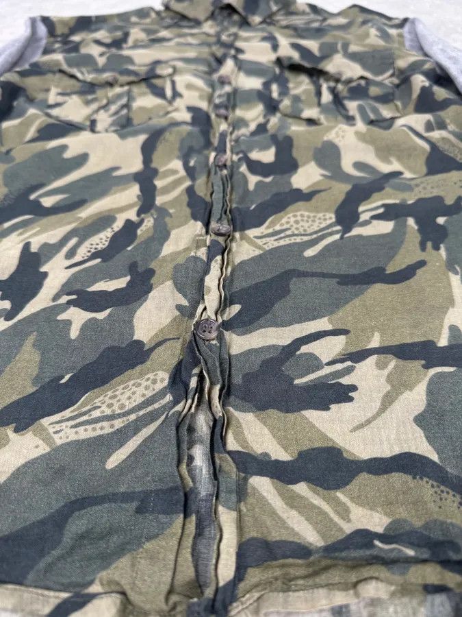 Dolce & Gabbana 2000s Dolce & Gabbana Green & Grey Camo Hybrid Shirt Size US S / EU 44-46 / 1 - 9 Thumbnail