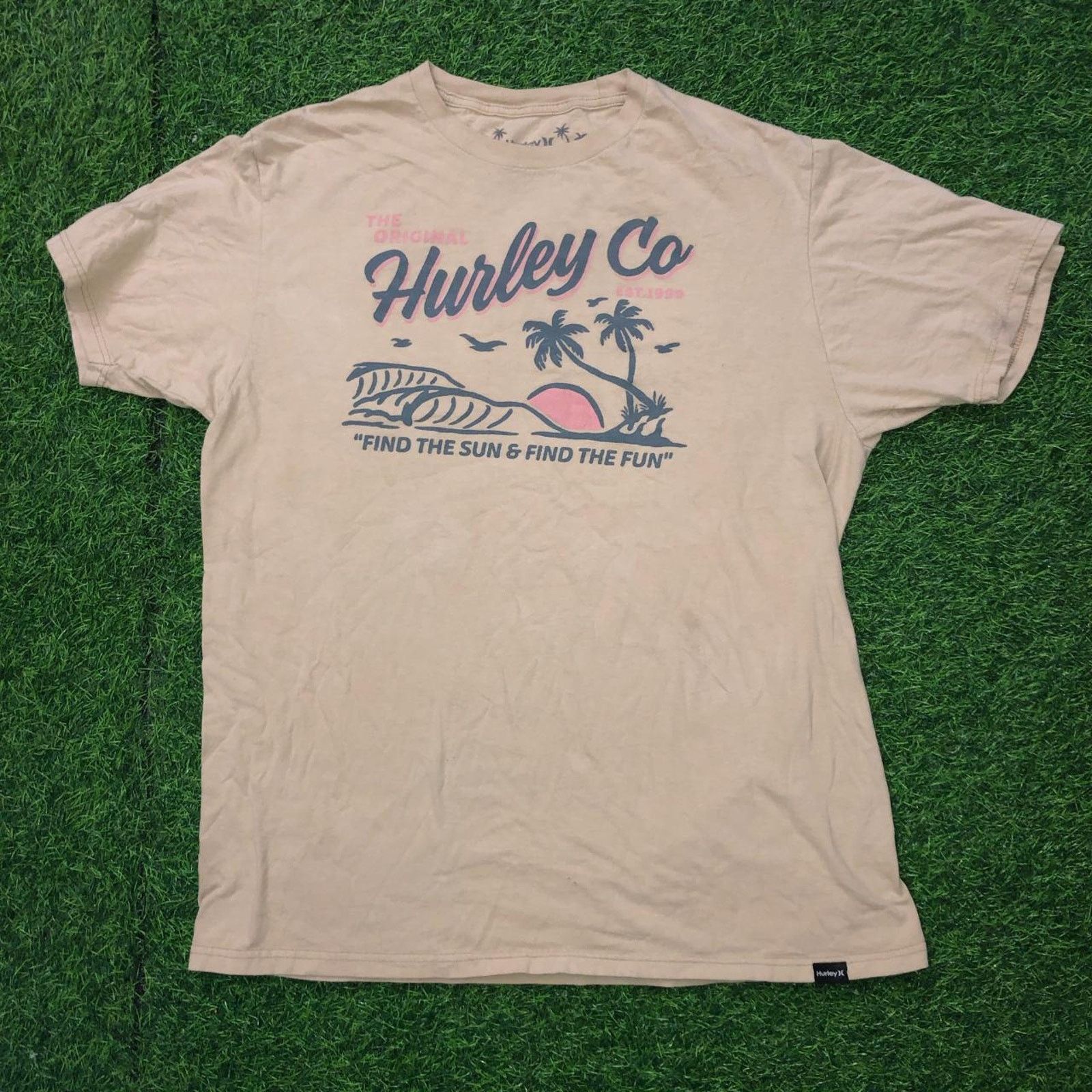 Hurley Original Hurley Co. ‘Find The Sun & Find The Fun’ Beach Tee Size US L / EU 52-54 / 3 - 1 Thumbnail