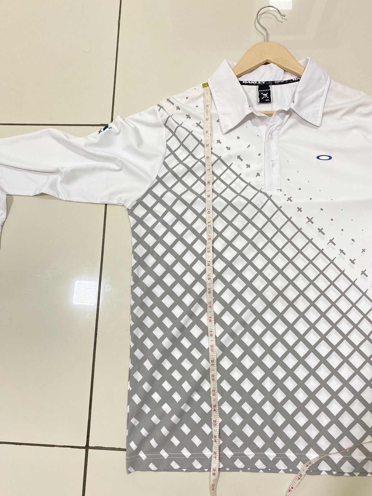 Japanese Brand × Oakley White and grey Oakley long sleeve golf polo shirt Size US XL / EU 56 / 4 - 11 Thumbnail