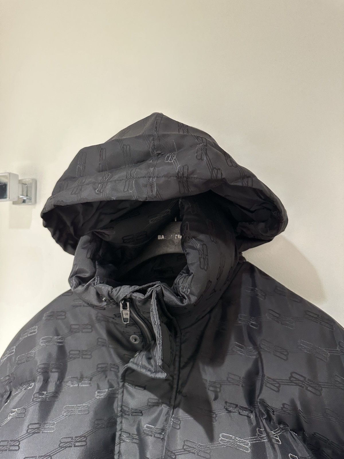 Balenciaga Balenciaga Monogram Puffer Puffer Jacket Size M / US 6-8 / IT 42-44 - 2 Thumbnail