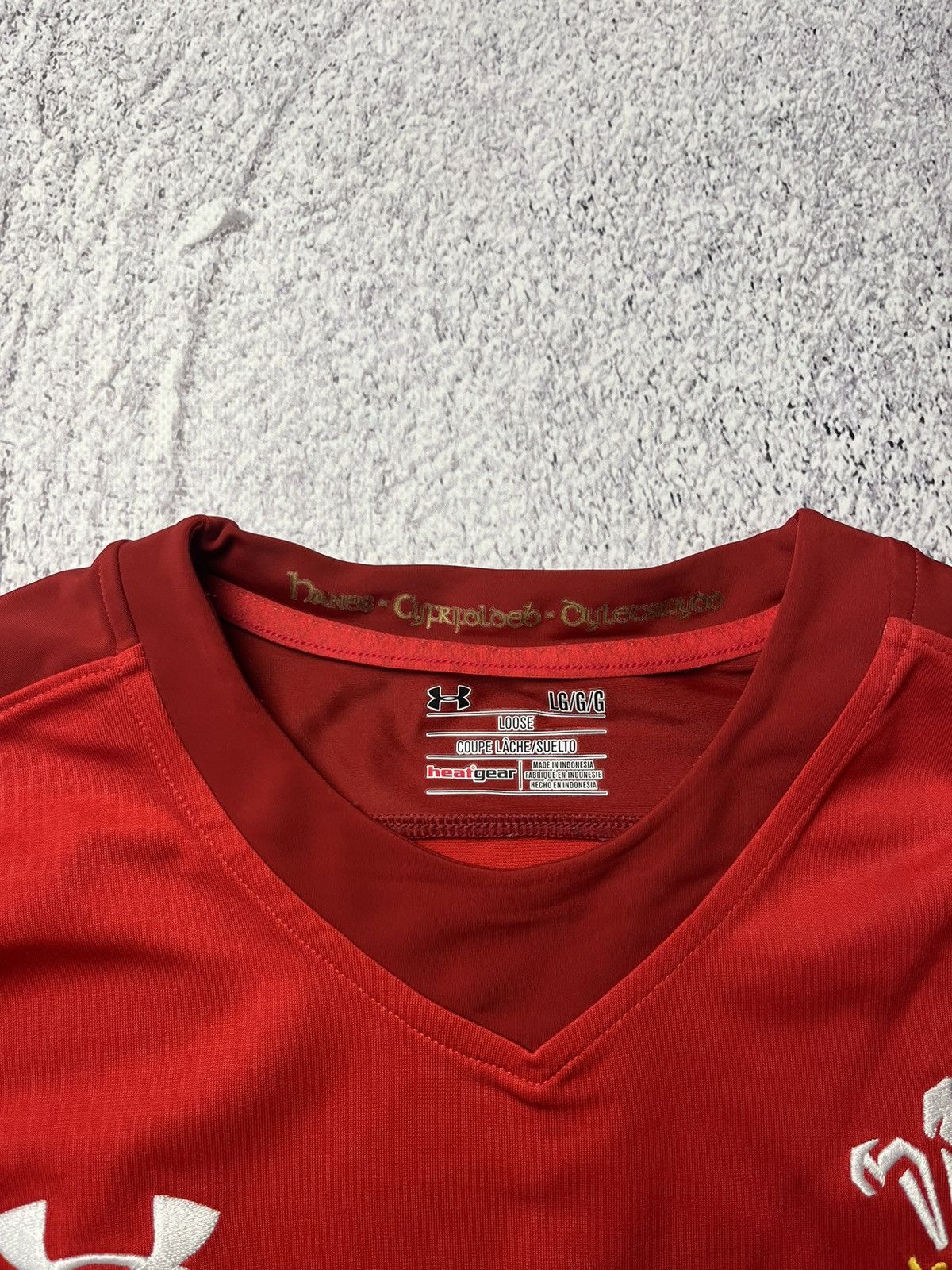Vintage Under Armour Wales Rugby Shirt Red Admiral HeatGear Loose Size US L / EU 52-54 / 3 - 7 Thumbnail