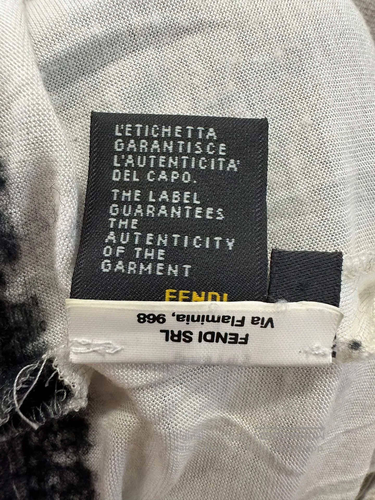 Fendi Fendi Women's Short. Size S / US 4 / IT 40 - 6 Thumbnail