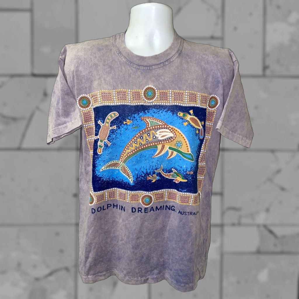 Vintage VINTAGE Australian Collection Mens Purple Dolphin Dreaming T-Shirt L Regular Size Size US L / EU 52-54 / 3 - 1 Thumbnail