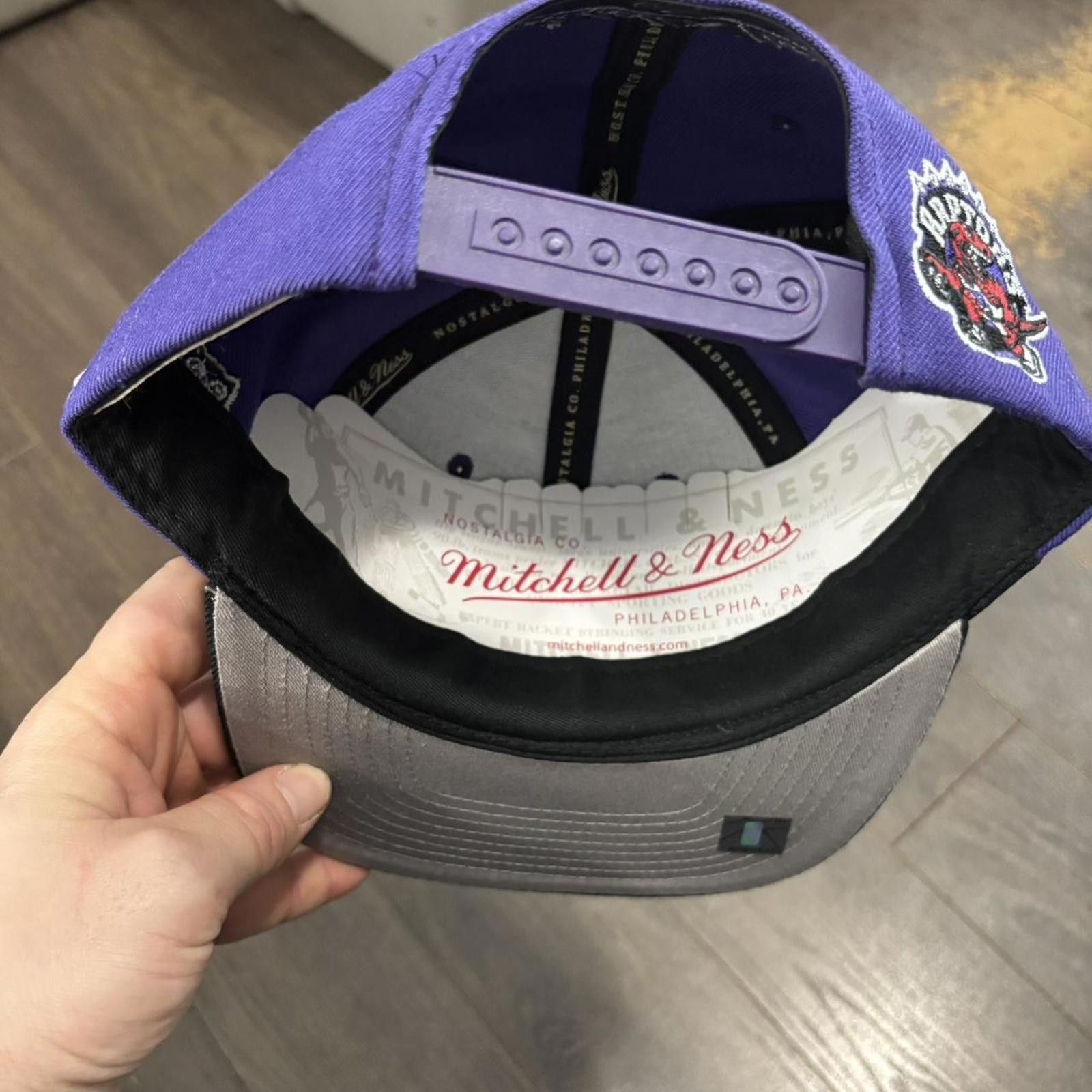 October's Very Own Toronto raptors ovo octobers very own shark bite hat Size ONE SIZE - 7 Thumbnail