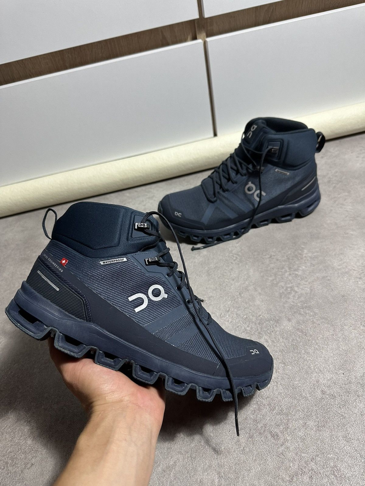 On Mens Outdoor Sneakers On Cloud Waterproof Gore-Tex Size US 8 / EU 41 - 1 Thumbnail