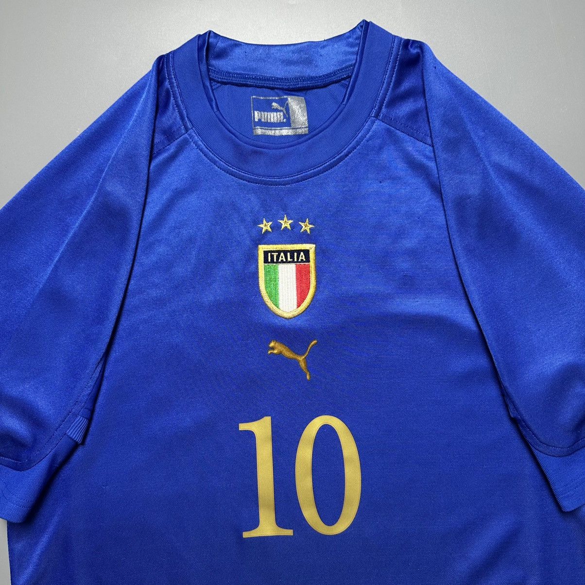 Puma ITALY PUMA 2004 EURO FOOTBALL SOCCER HOME JERSEY #10 BAGGIO Size US M / EU 48-50 / 2 - 4 Thumbnail