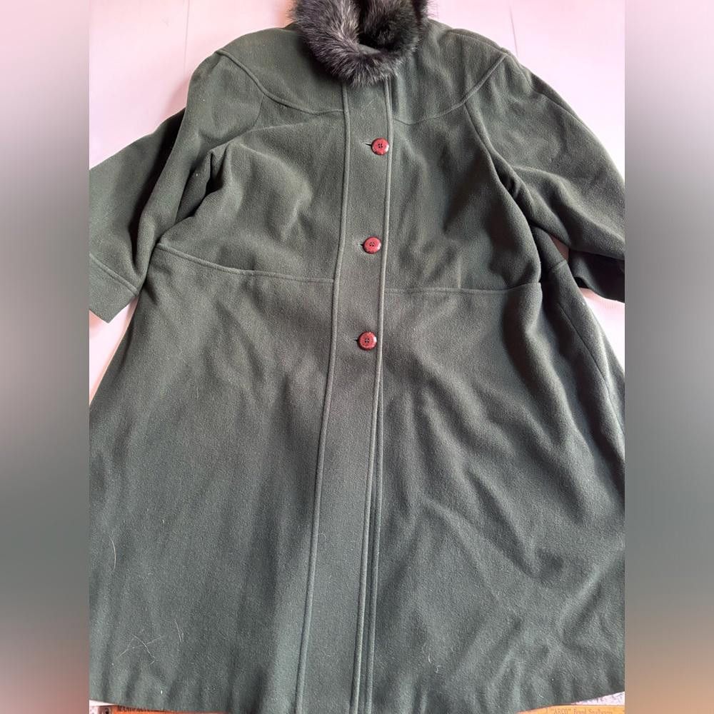 Designer Vintage Green Wool Coat with raccoon fur Size XL / US 12-14 / IT 48-50 - 2 Thumbnail