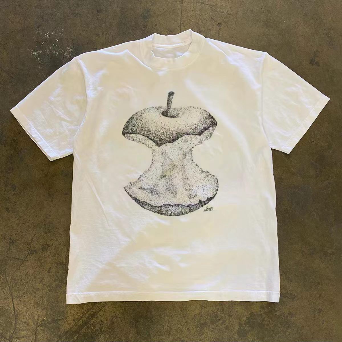 Japanese Brand White Casual Retro T-Shirt with Apple Pattern Size US M / EU 48-50 / 2 - 1 Thumbnail