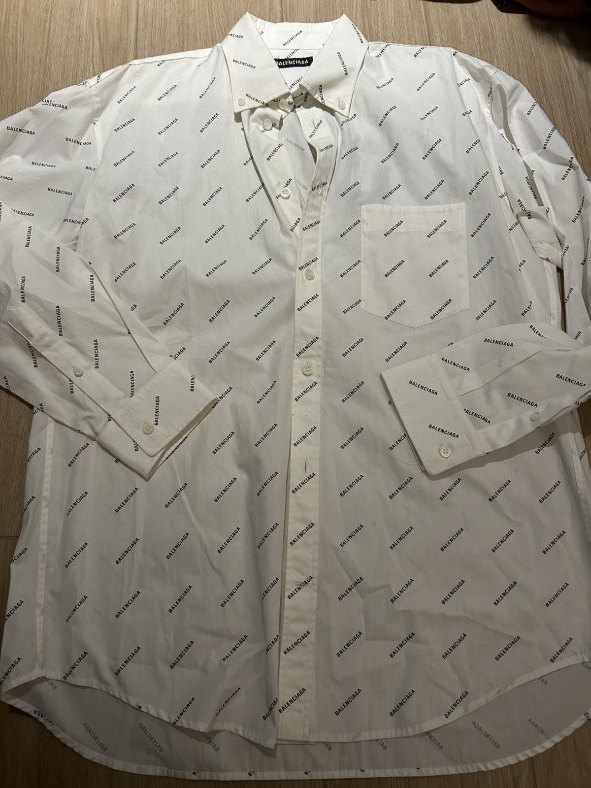 Balenciaga Balenciaga Logo Printed Button Up Tee Shirt Size US L / EU 52-54 / 3 - 1 Thumbnail